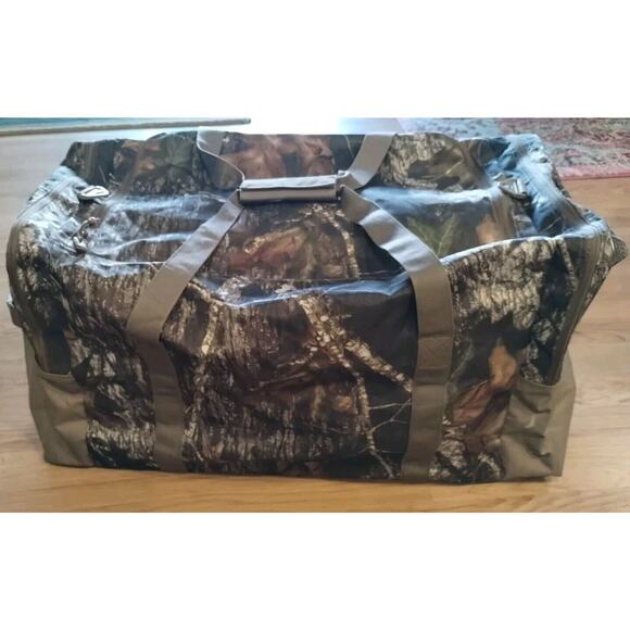Red Head MASSIVE DELUXE Bass Duck Hunting Camo Duffle Bag Water Resistant 29"L - Picture 6 of 13